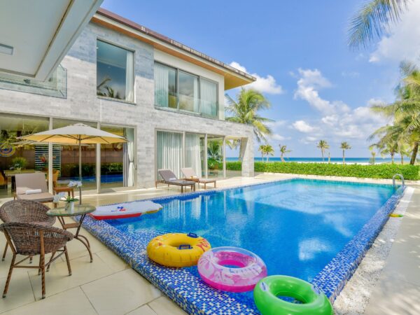 Villa 7 Bedrooms Beachfront Da Nang